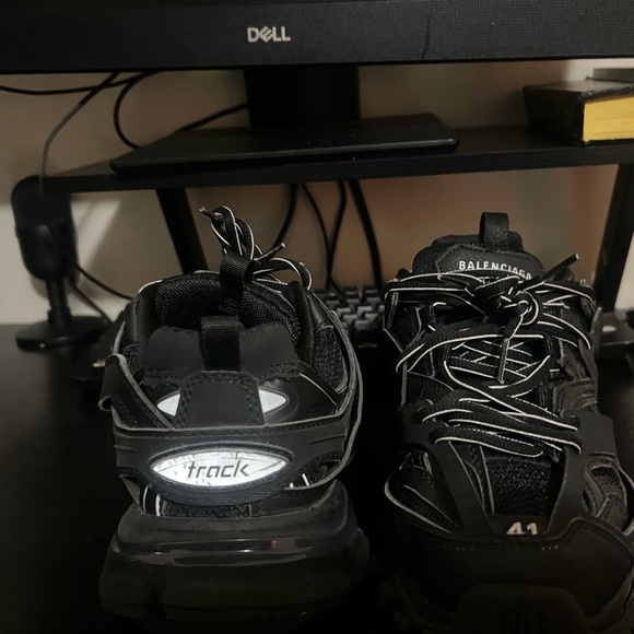 Balenc Track Shoes (Size 8) - Picture 4 of 5